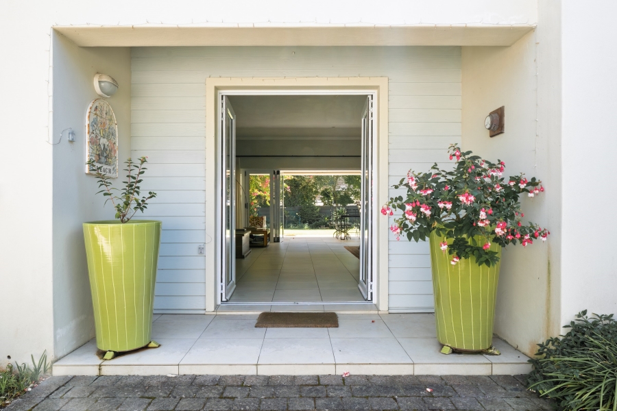 4 Bedroom Property for Sale in Leisure Isle Western Cape